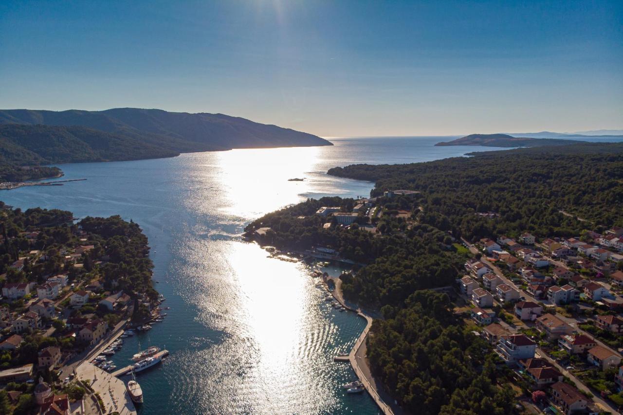 Apartments Ljubo Stari Grad  Bagian luar foto