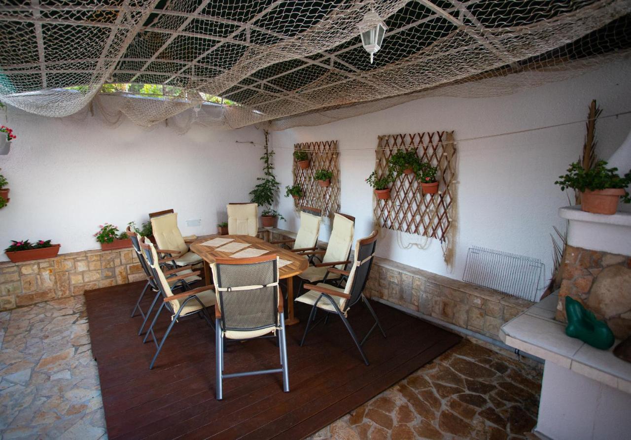 Apartments Ljubo Stari Grad  Bagian luar foto