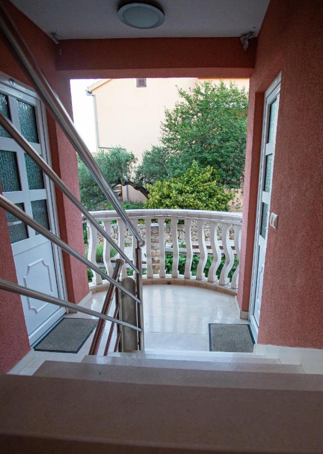 Apartments Ljubo Stari Grad  Bagian luar foto
