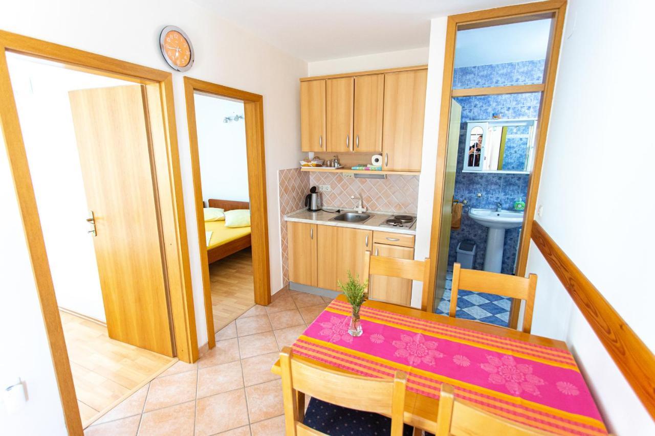 Apartments Ljubo Stari Grad  Bagian luar foto