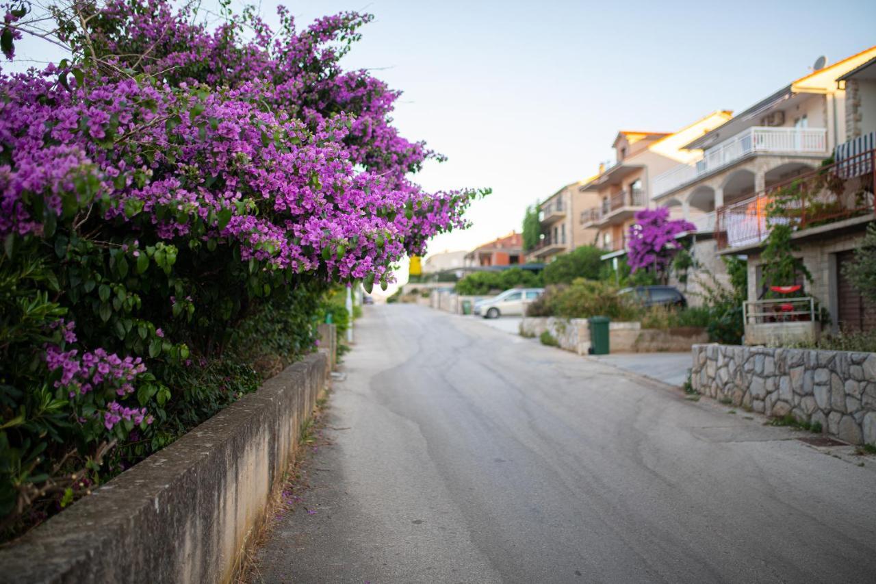 Apartments Ljubo Stari Grad  Bagian luar foto